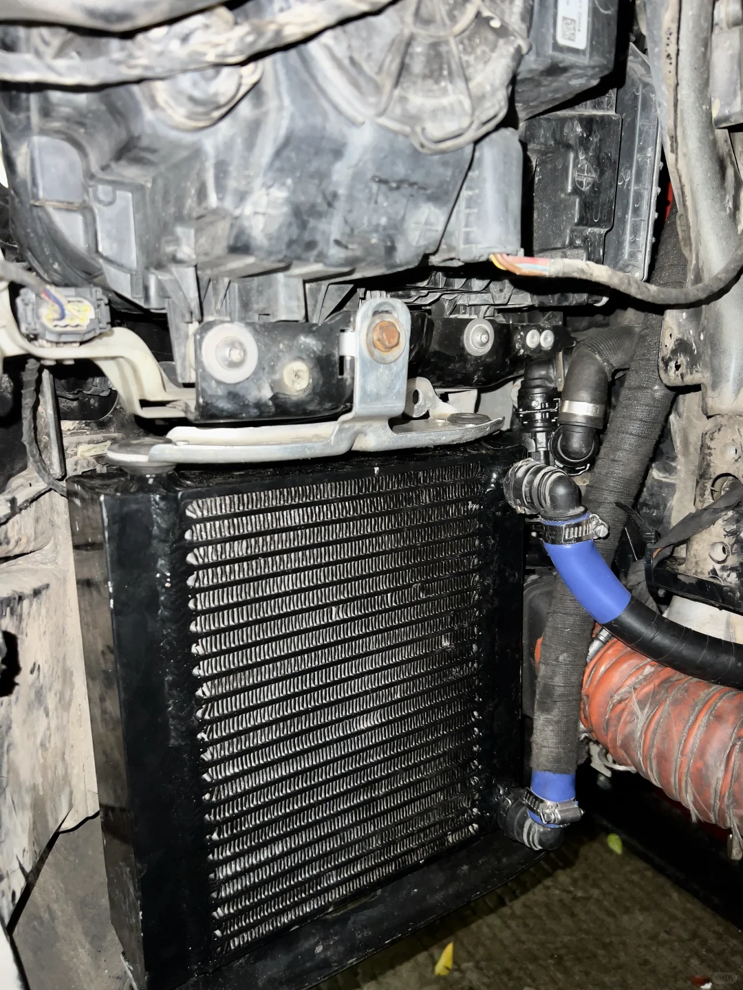 SpeedTune uprated radiator / intercooler core (blue silicone hoses)