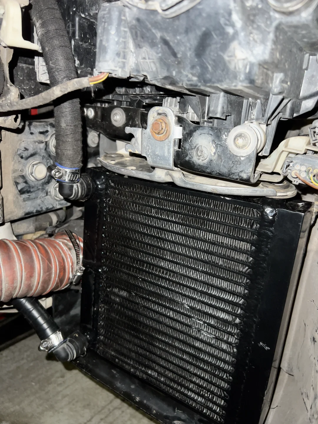 Coolant routing and radiator position after installation